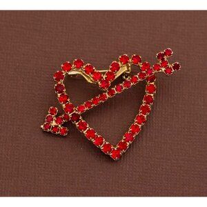 Vintage Red Rhinestone Lovestruck Heart Brooch - U19